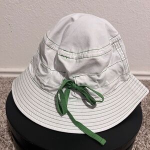 🎁NWOT Madewell Bucket Hat with tie